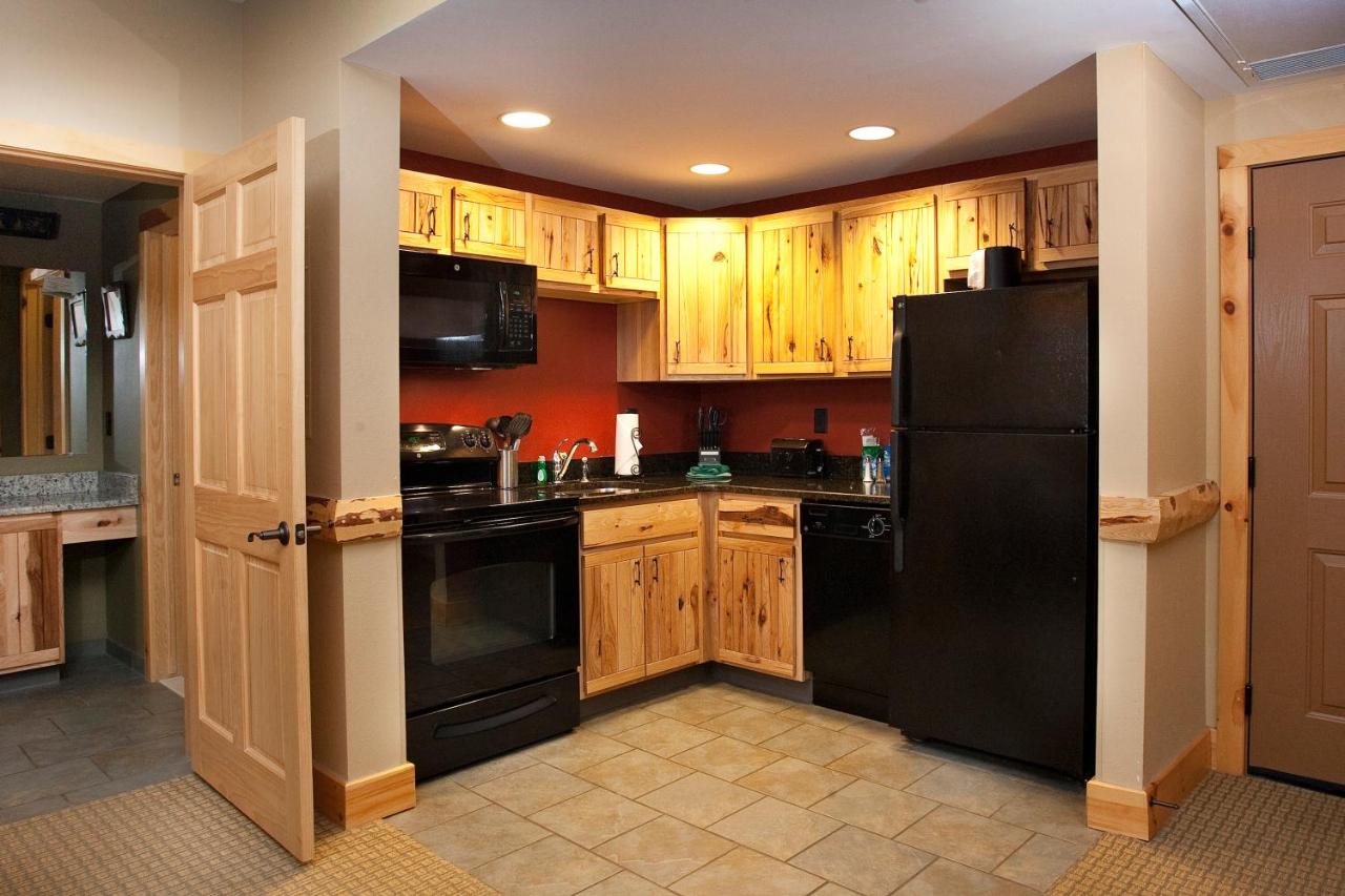 Deluxe Suite with Spa Bath at Hope Lake Lodge & Indoor Waterpark