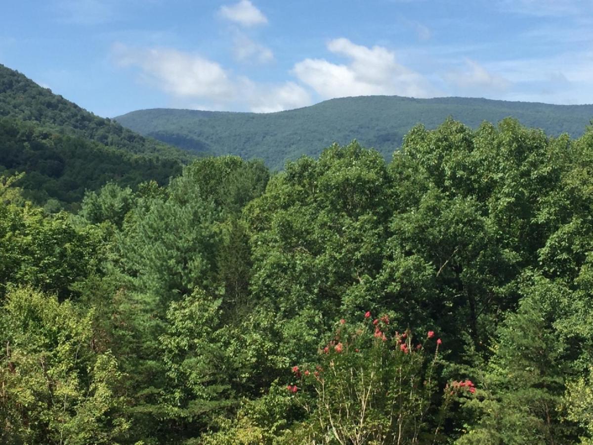 | The Lodge in Sugar Hollow