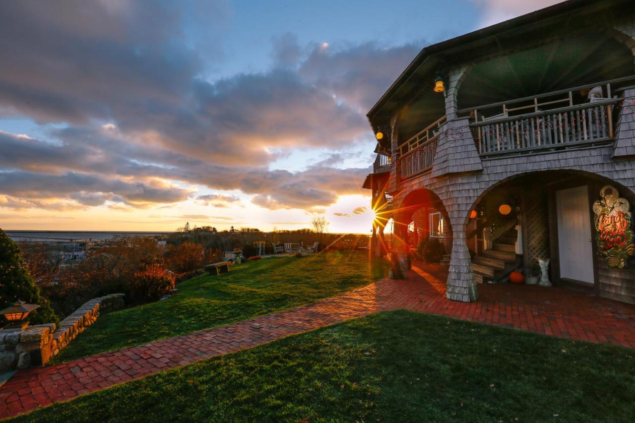 | Lands End Inn - Adults Only