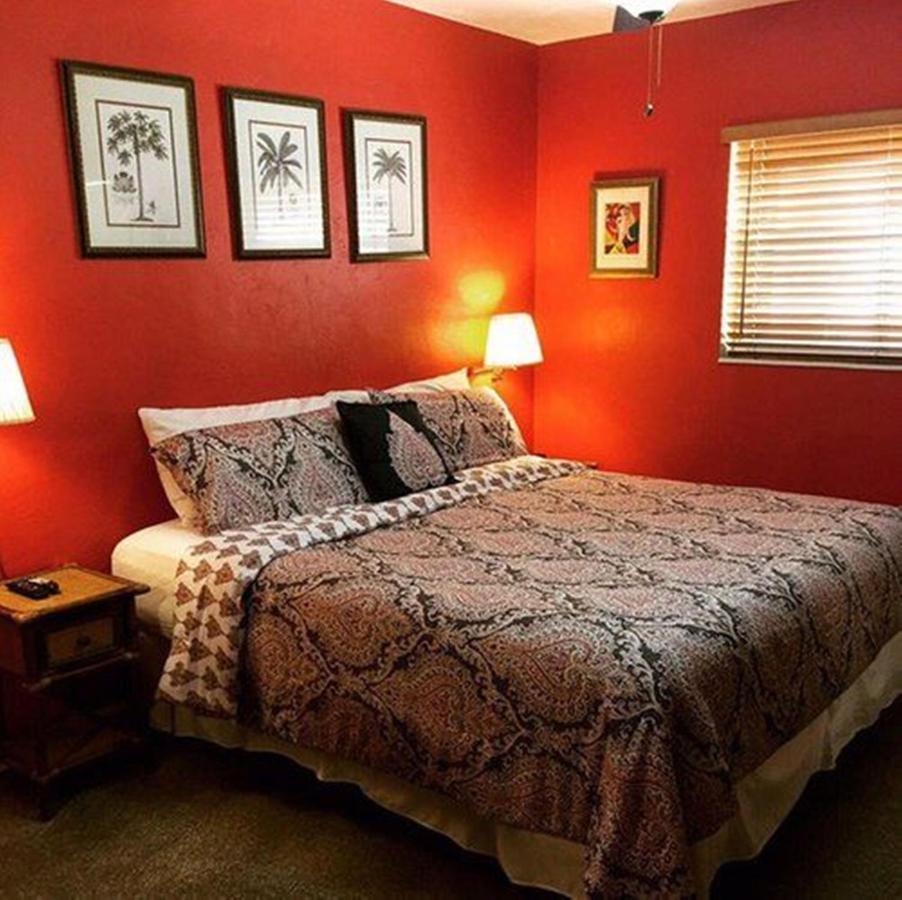 Deluxe King Room at Ocean Inn