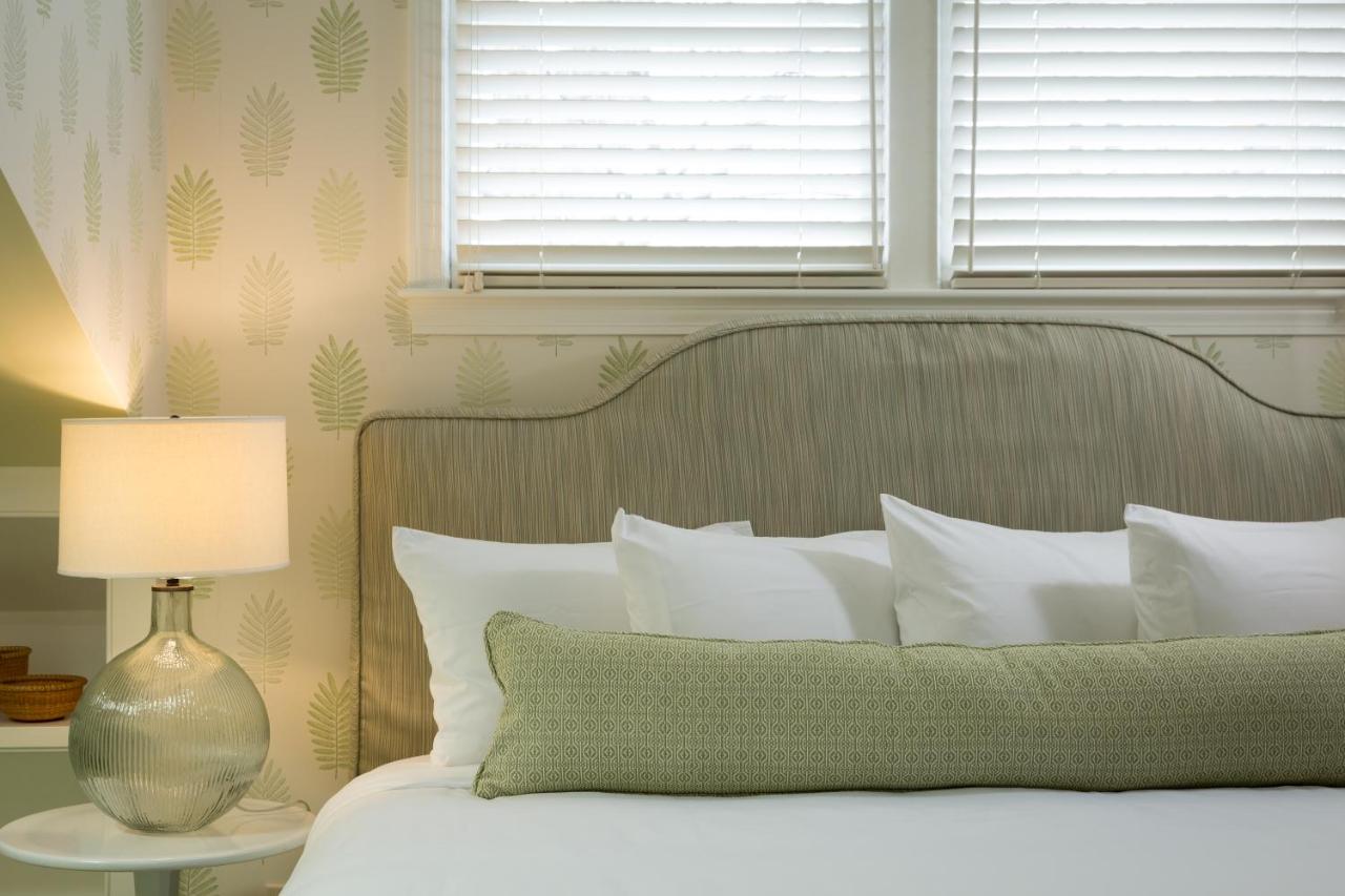 | Brass Lantern Inn
