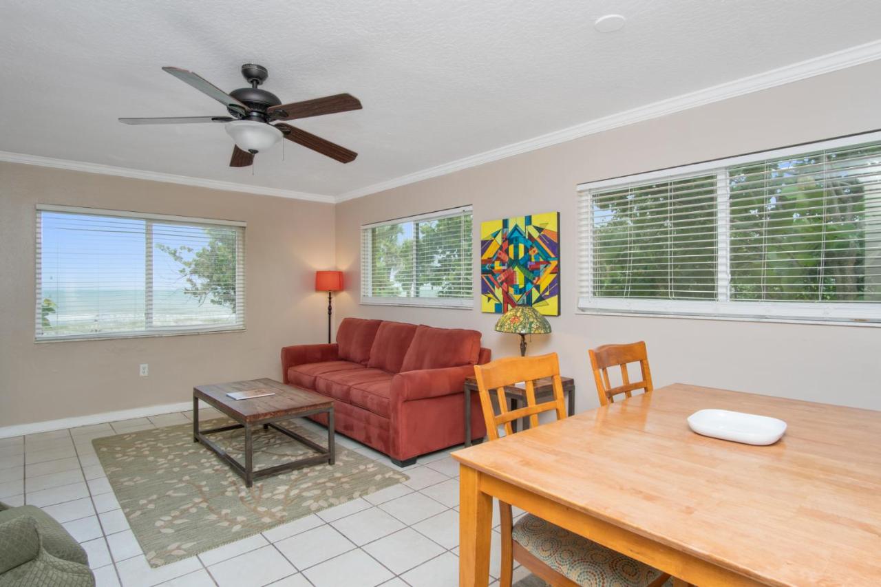  | Beach Place Guesthouses