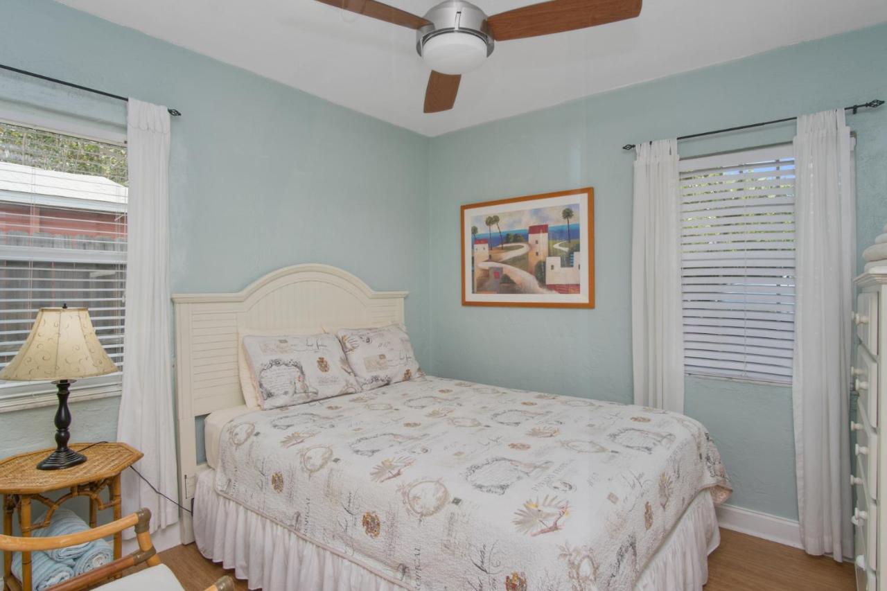 | Beach Place Guesthouses