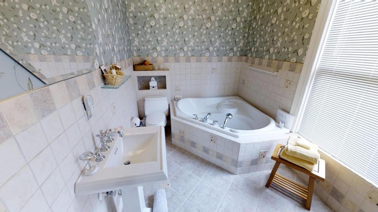 | Hanna House Bed & Breakfast