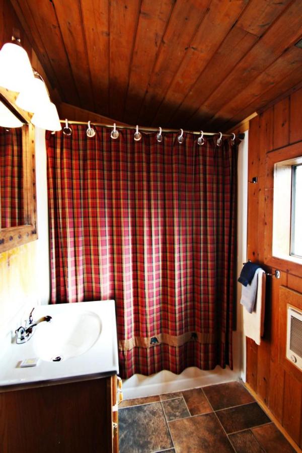 | Three Bears Lodge