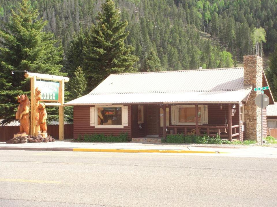 | Three Bears Lodge