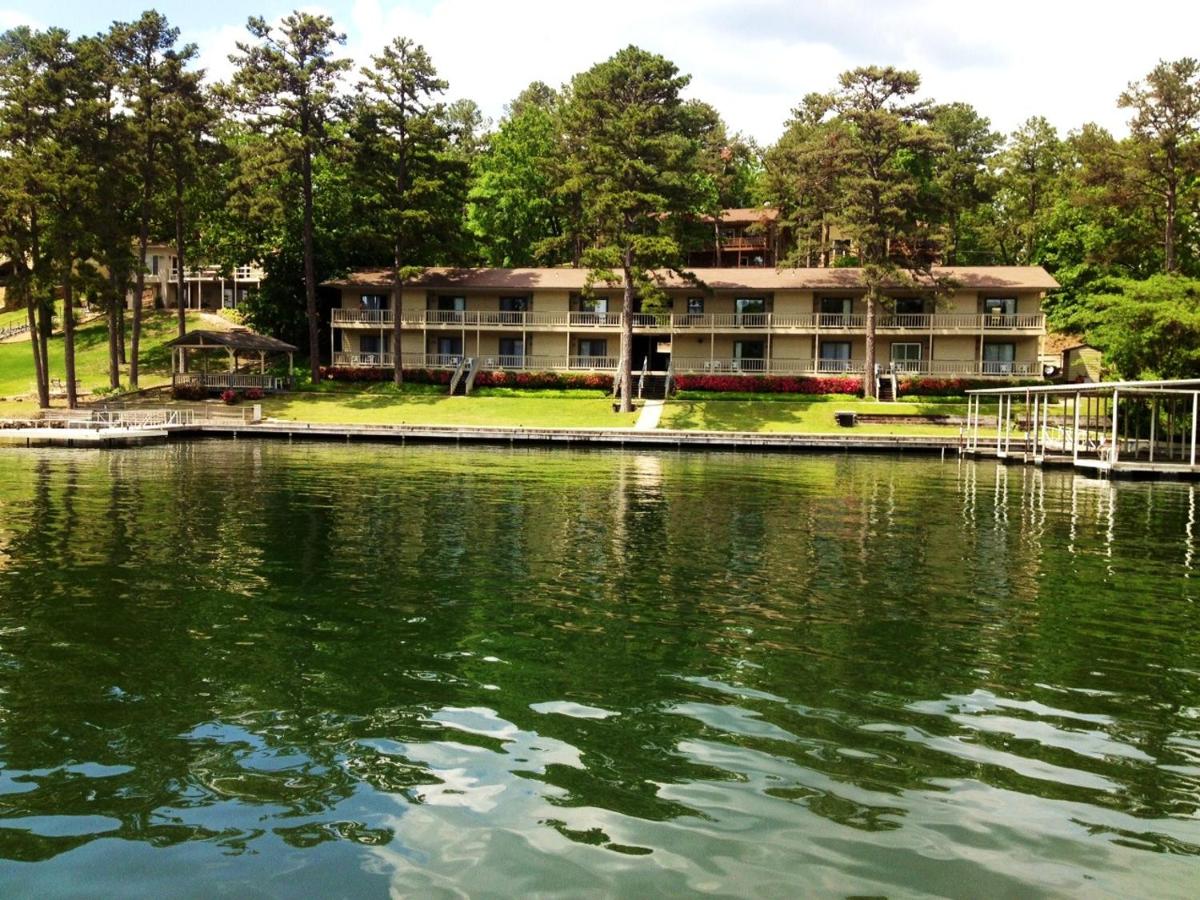 | Long Island Lake Resort
