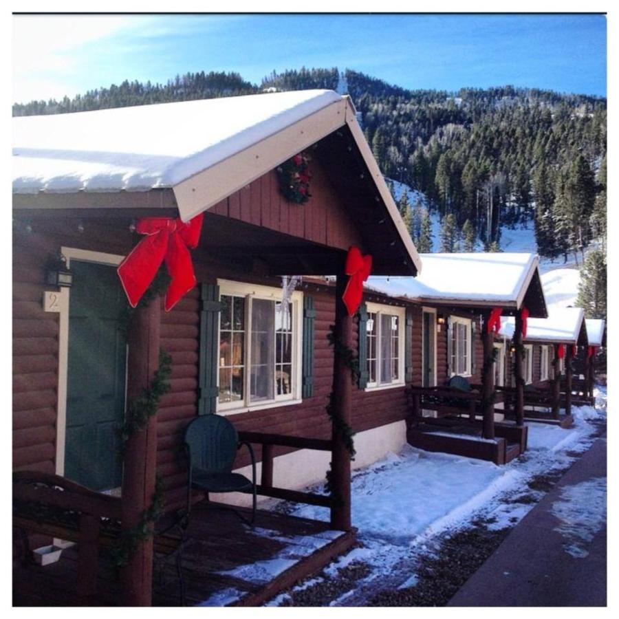 | Three Bears Lodge