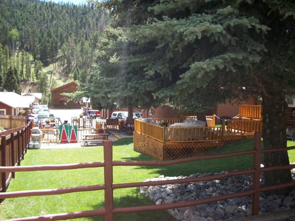 | Three Bears Lodge
