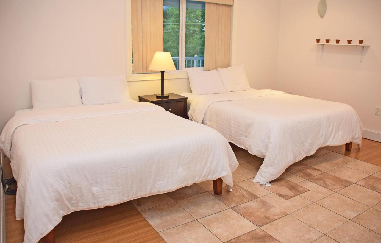 | Longliner Lodge and Suites