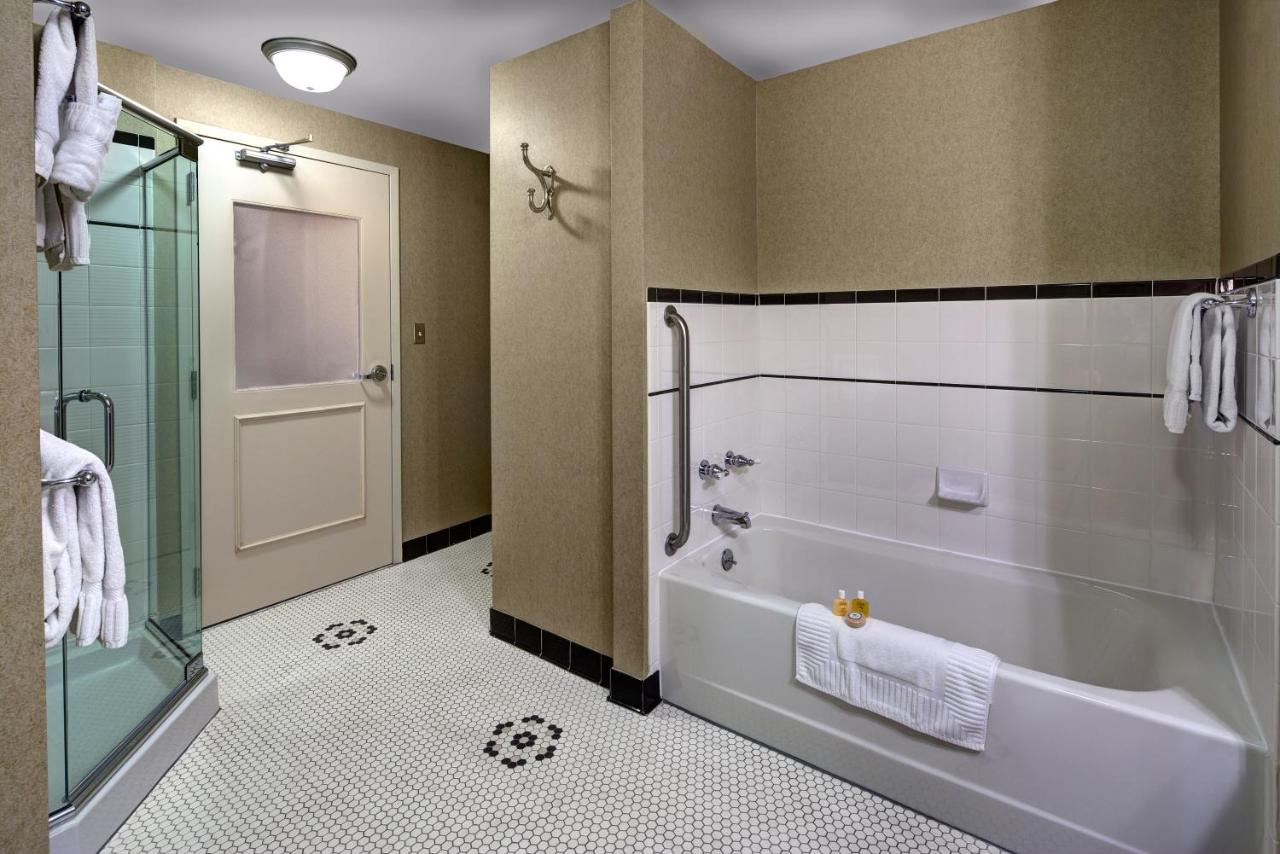  | Carnegie Hotel & Spa