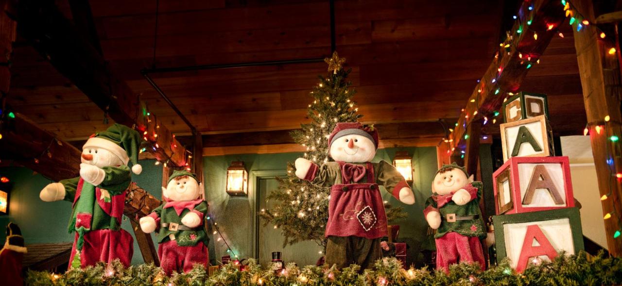 | Santa's Lodge