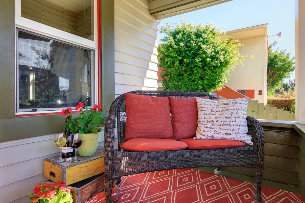 | Hillcrest House Bed & Breakfast