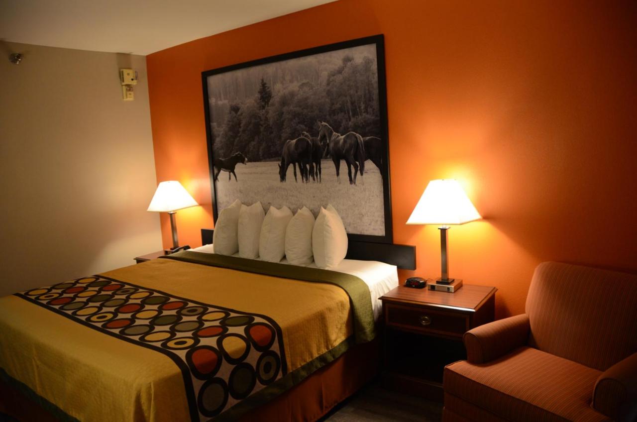 King Room - Mobility Access/Non-Smoking at Super 8 by Wyndham Louisville/Expo Center