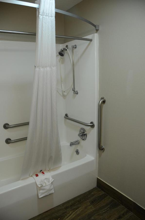 Queen Room - Mobility Access/Non-Smoking at Super 8 by Wyndham Louisville/Expo Center