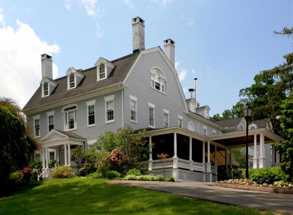 | Simsbury 1820 House