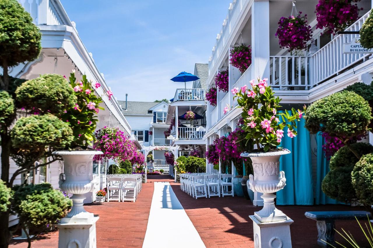 | Danfords Hotel & Marina