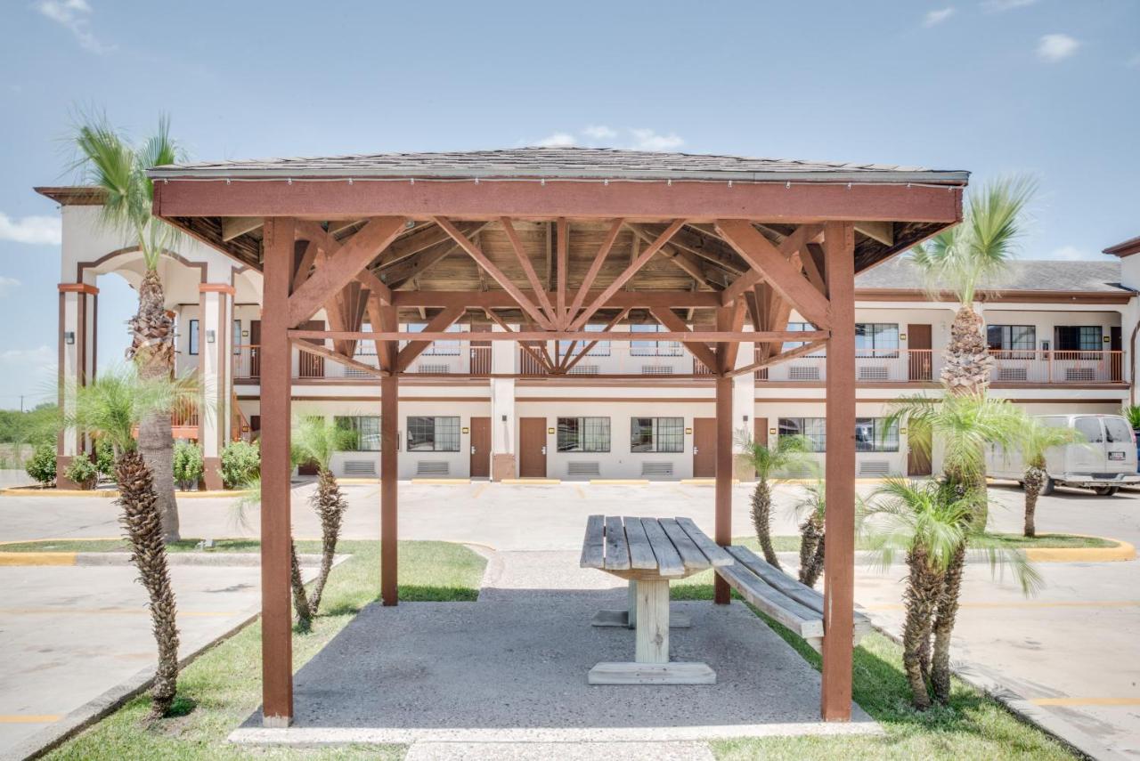 | Lone Star Inn