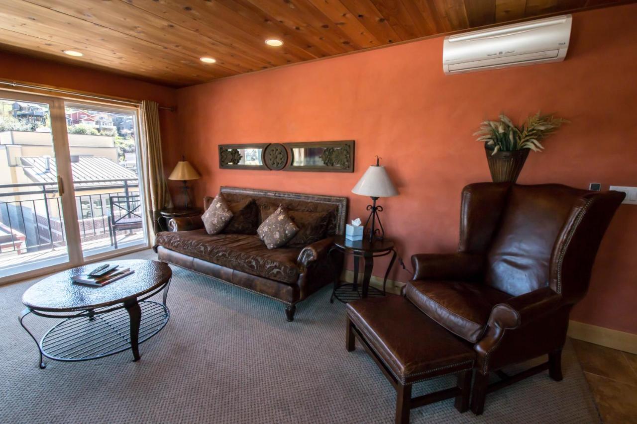 Two-Bedroom Apartment at Treasure Mountain Inn