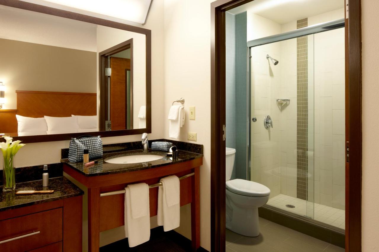Guestroom 1 King at Hyatt Place Fort Worth Cityview