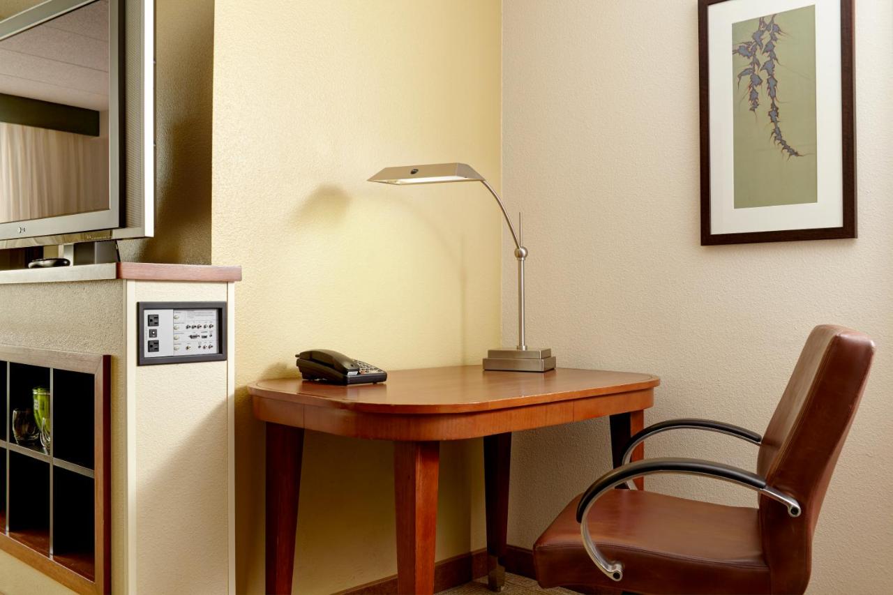 High Floor Doubles, Sofabed at Hyatt Place Fort Worth Cityview