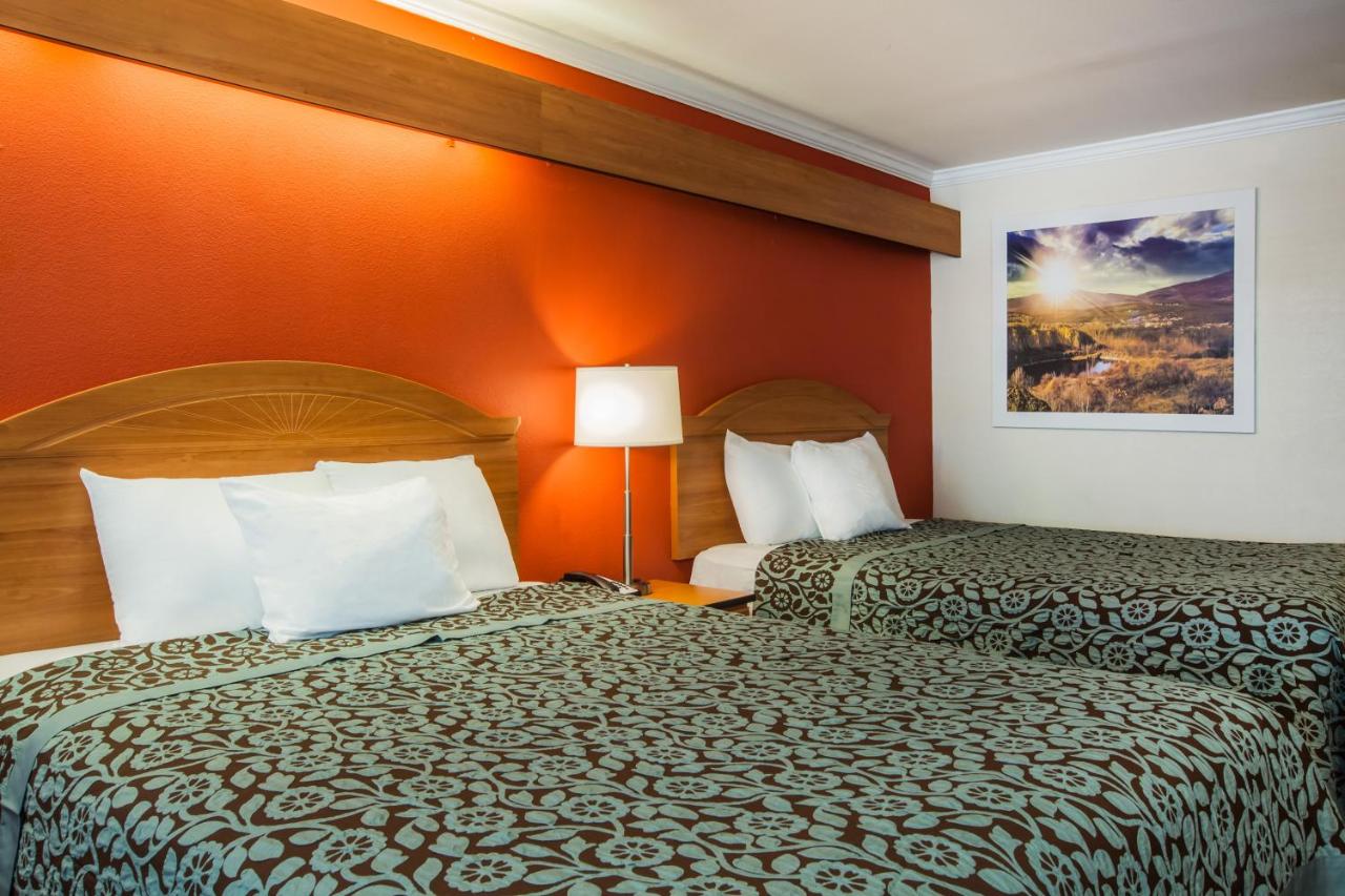 Queen Room with Two Queen Beds - Non-Smoking at Days Inn & Suites by Wyndham Antioch