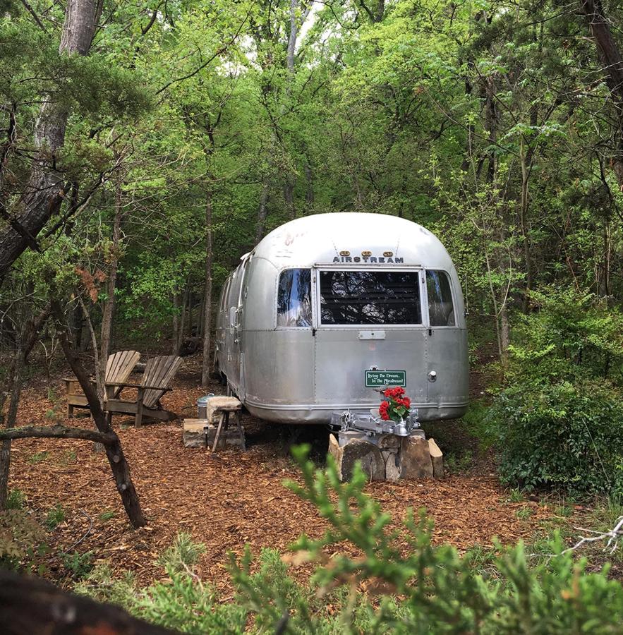 | Country Woods Inn