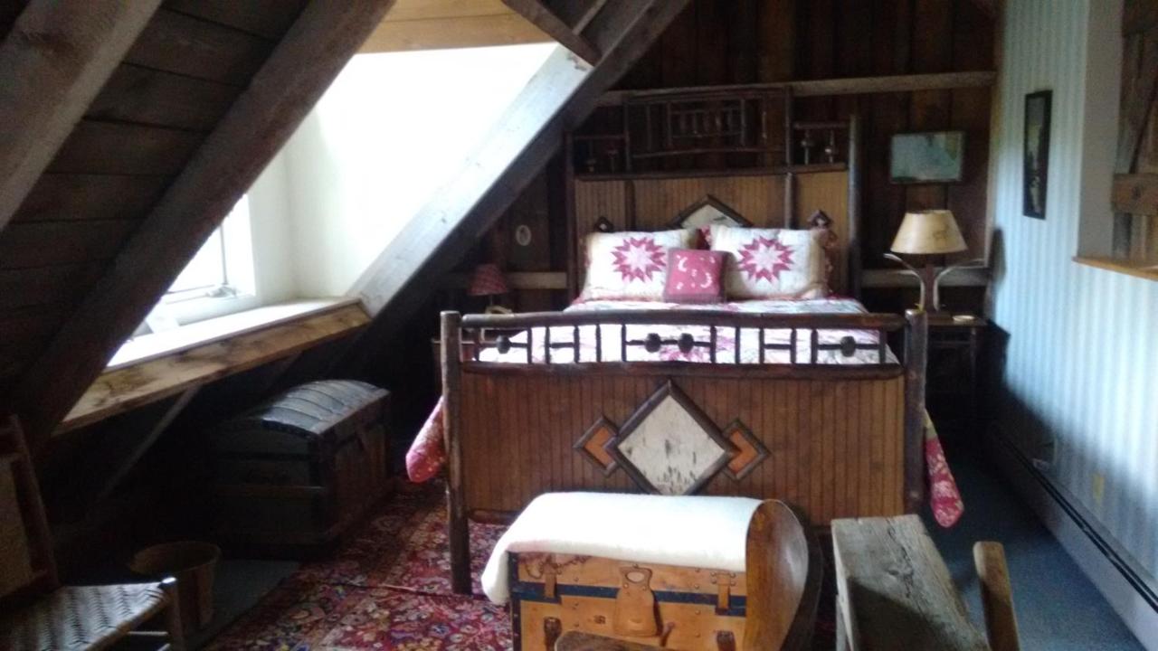 | Lodge at Millstone Hill