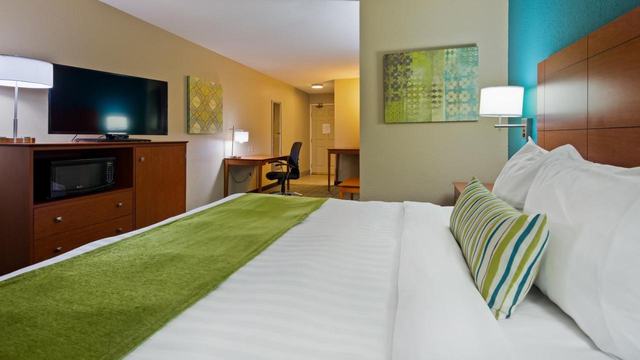King Suite - Non-Smoking at Best Western Plus Menomonie Inn & Suites