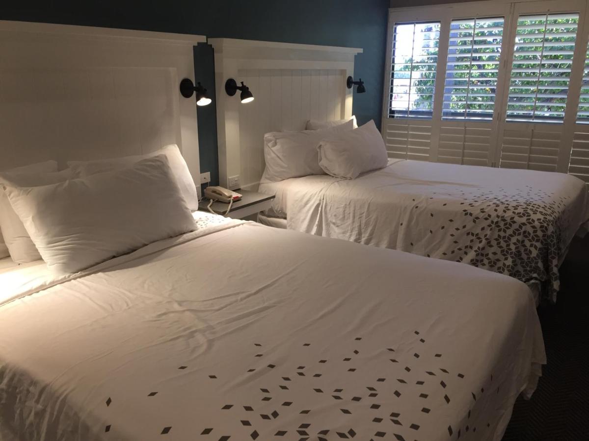 | Pacific Shores Inn