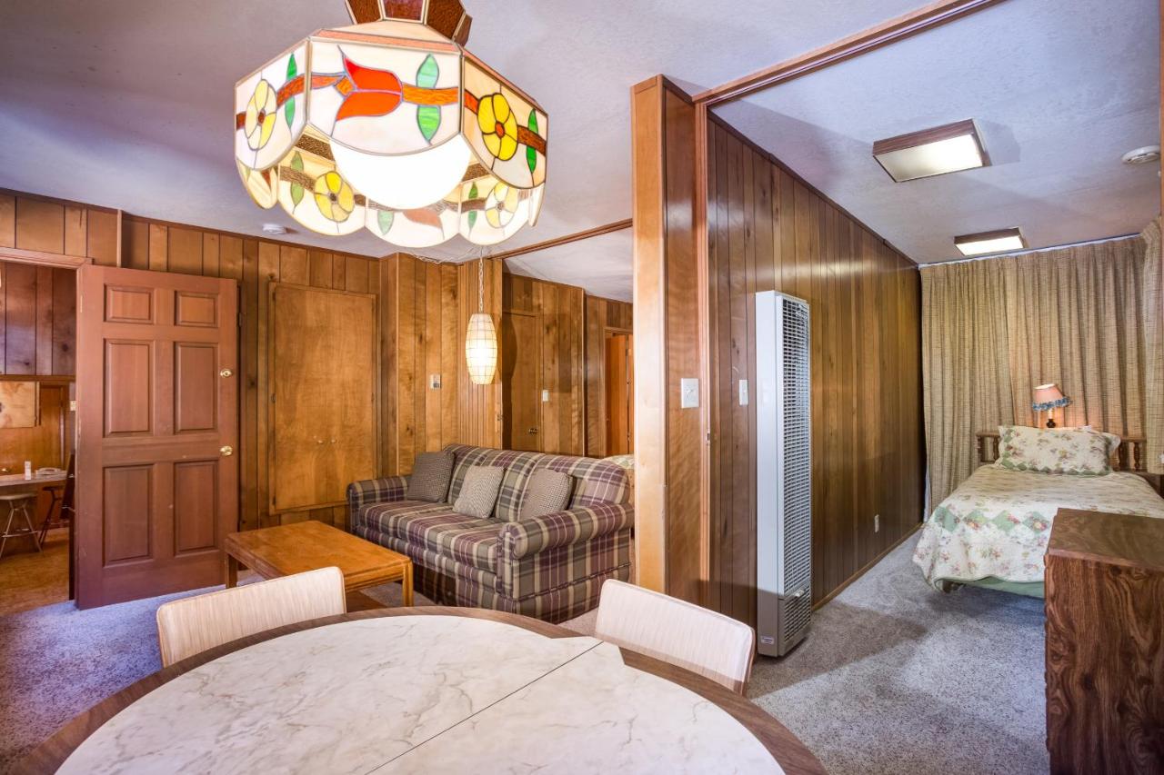 | 27A Pine Crest