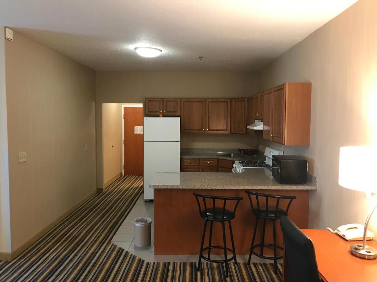  | Best Western Plus New England Inn & Suites