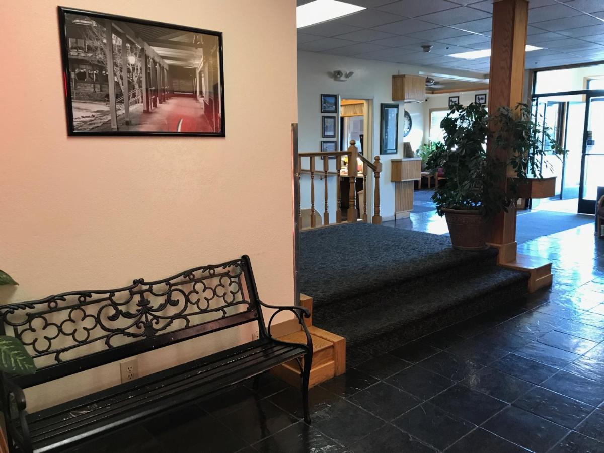 | Shelikof Lodge