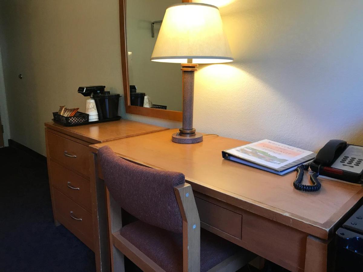 | Shelikof Lodge