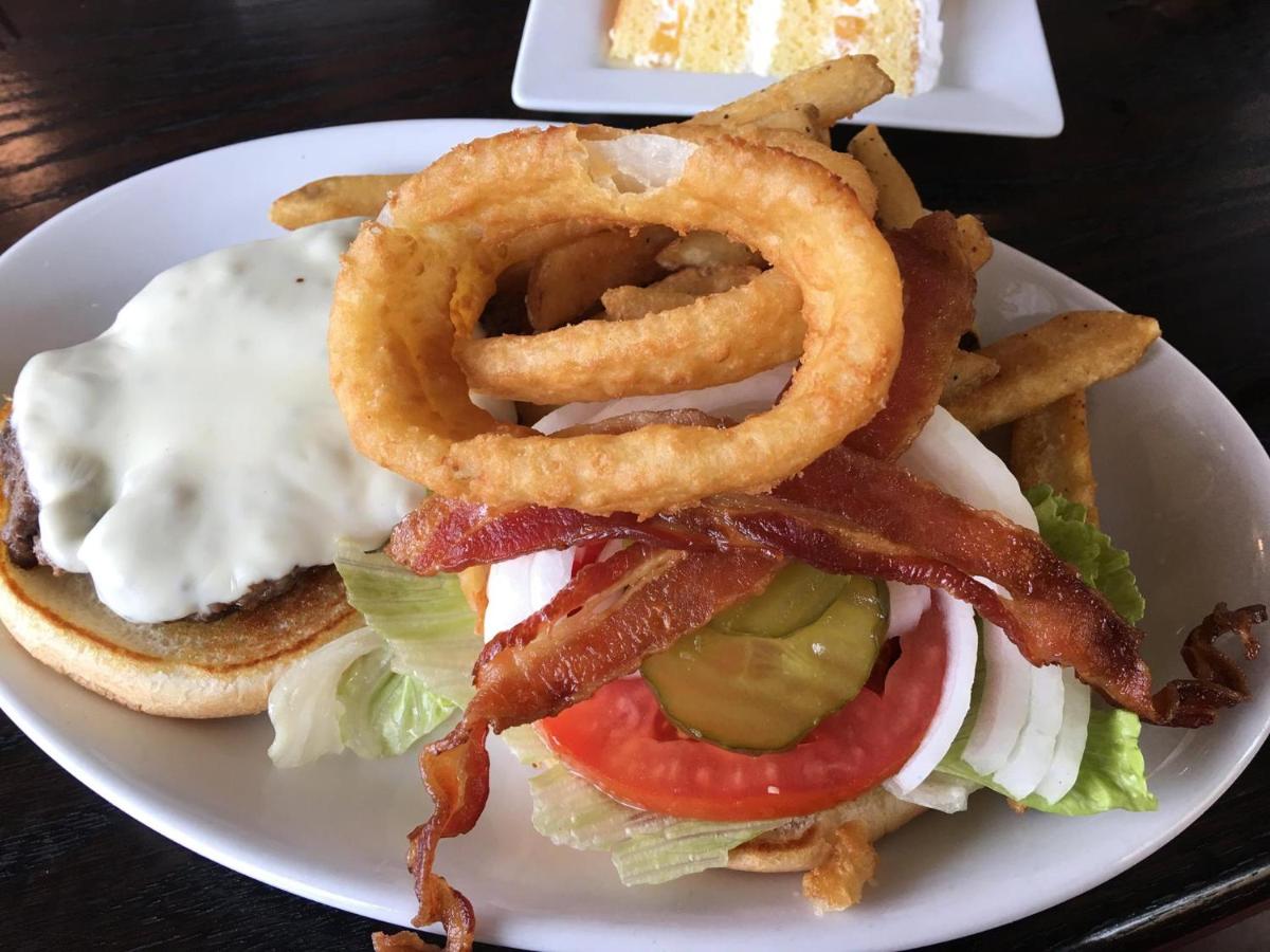 | Golden Manor Inn & Suites