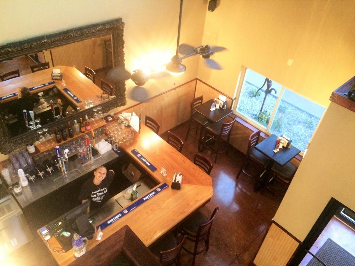  | Golden Manor Inn & Suites