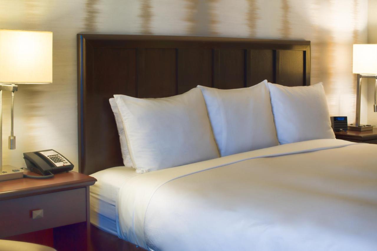 King Room - Disability Access/Non-Smoking at Radisson Hotel Fort Worth North-Fossil Creek