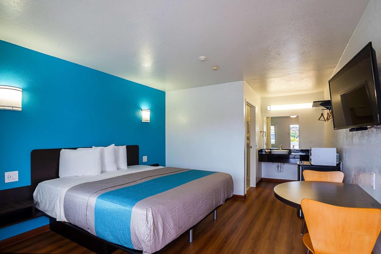 | Motel 6-Ventura, CA - Downtown