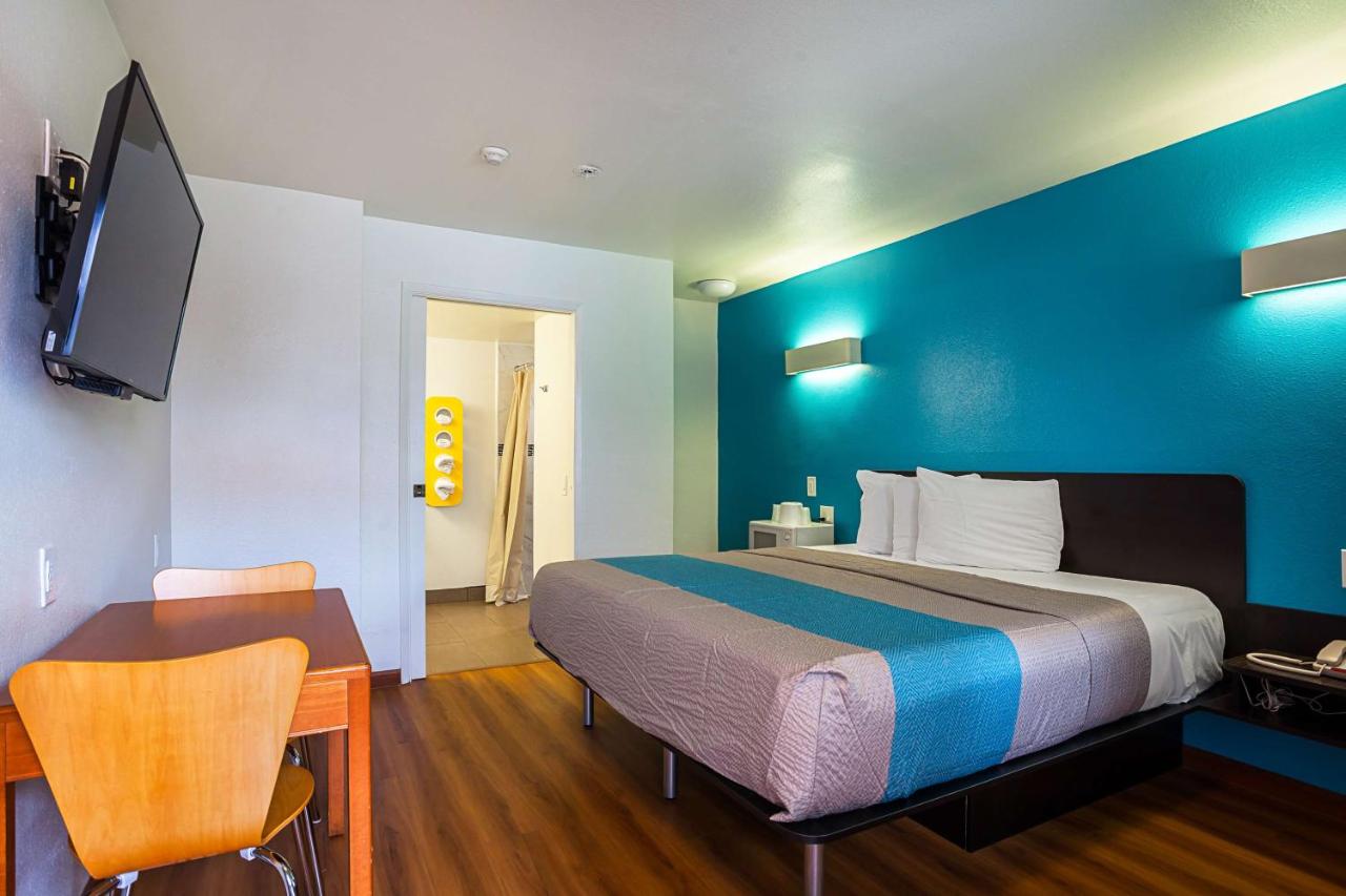 | Motel 6-Ventura, CA - Downtown