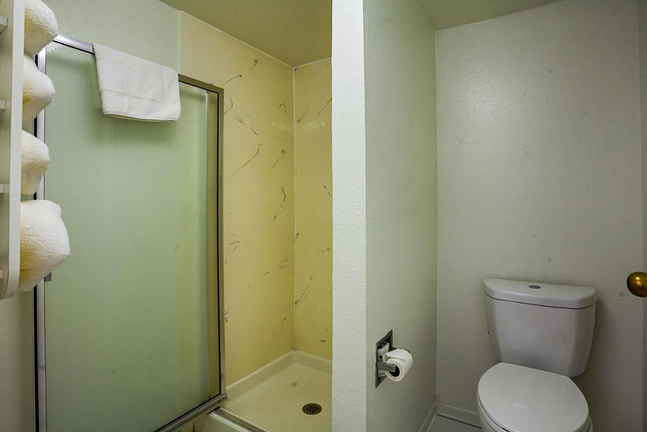 | Motel 6-Ventura, CA - Downtown