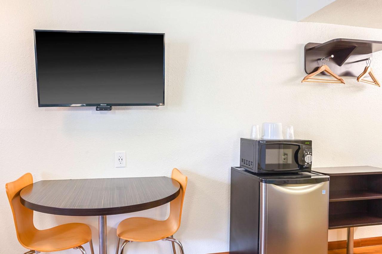 | Motel 6-Ventura, CA - Downtown