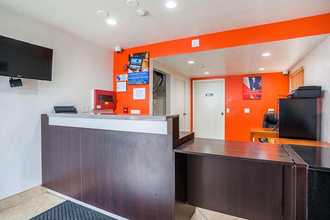| Motel 6-Ventura, CA - Downtown