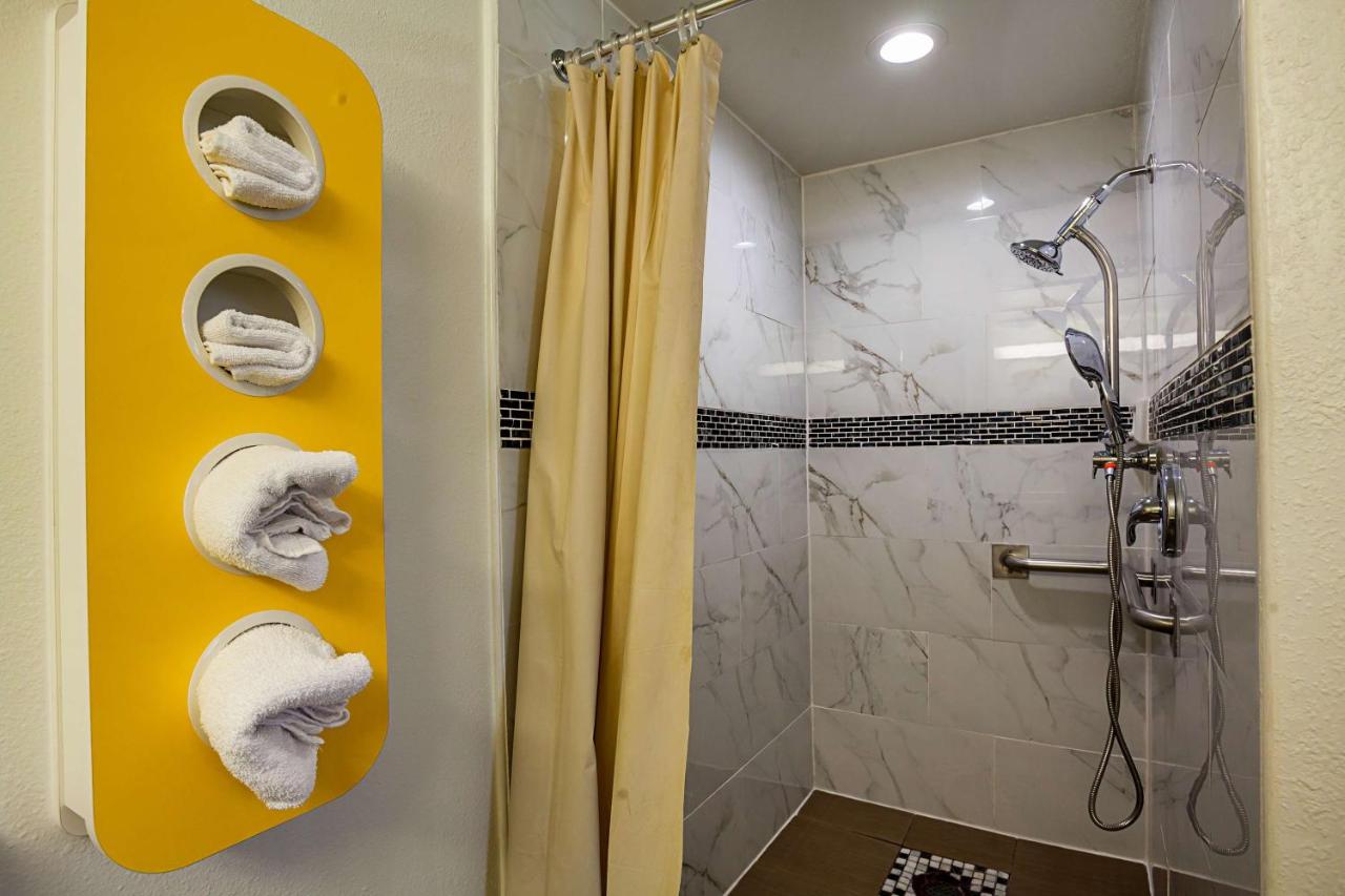 | Motel 6-Ventura, CA - Downtown