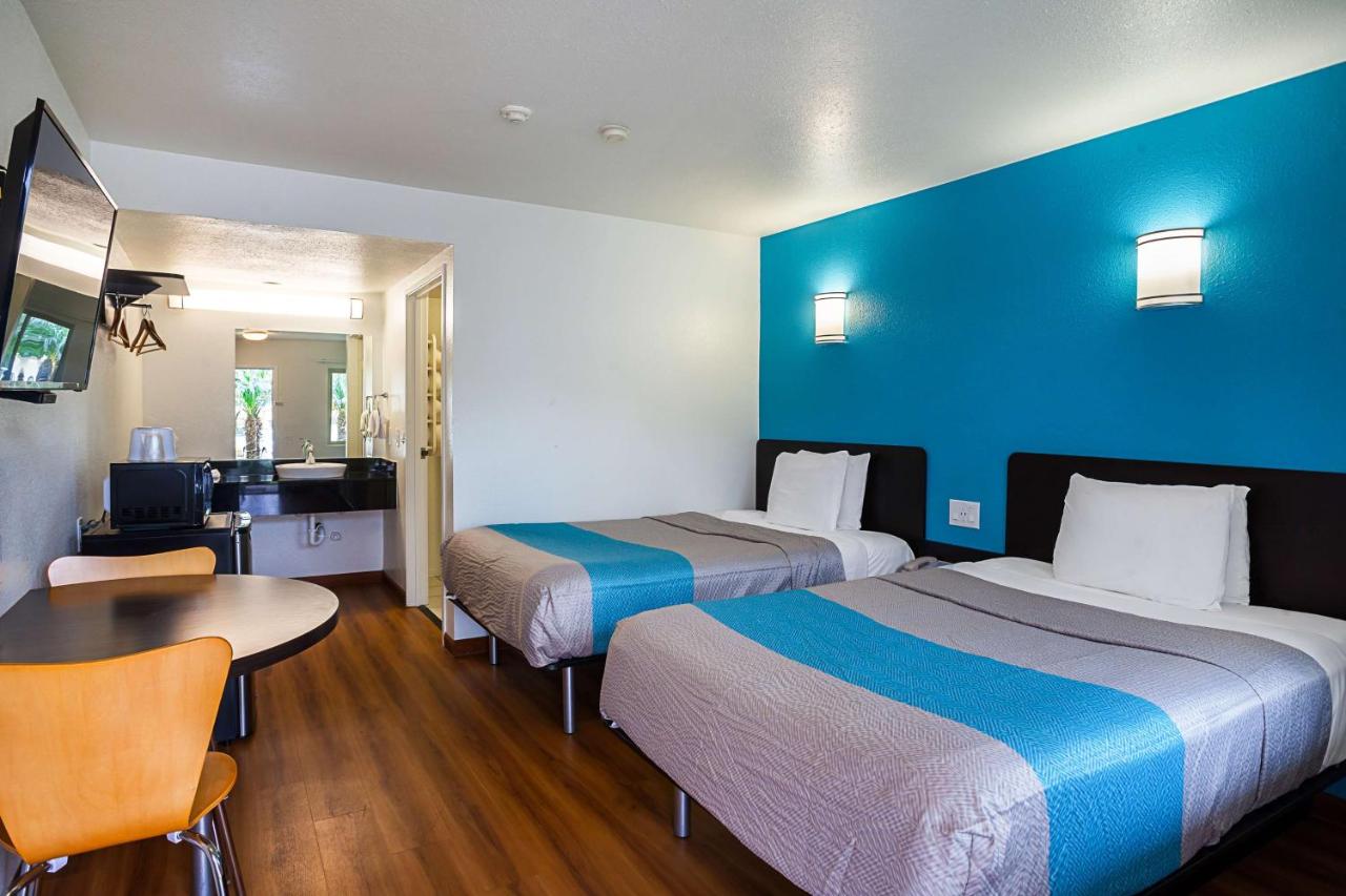 | Motel 6-Ventura, CA - Downtown
