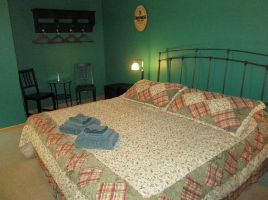 Deluxe King Room at Ahoy Inn Guesthouse
