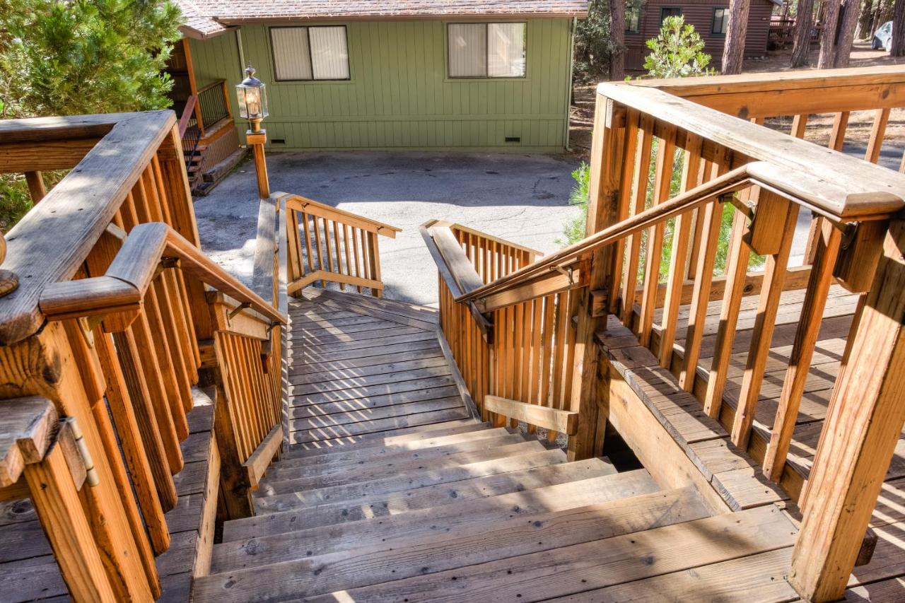 | 7 Cedar Lodge