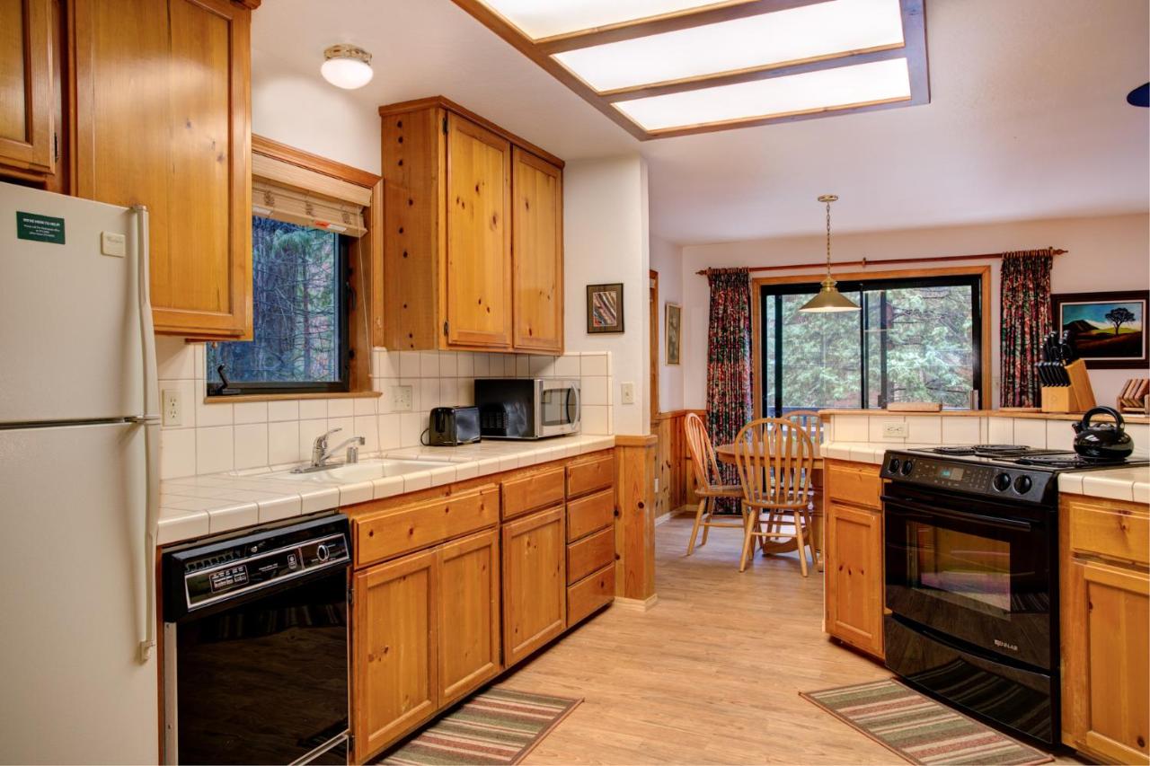 | 1S Cecils Cabin