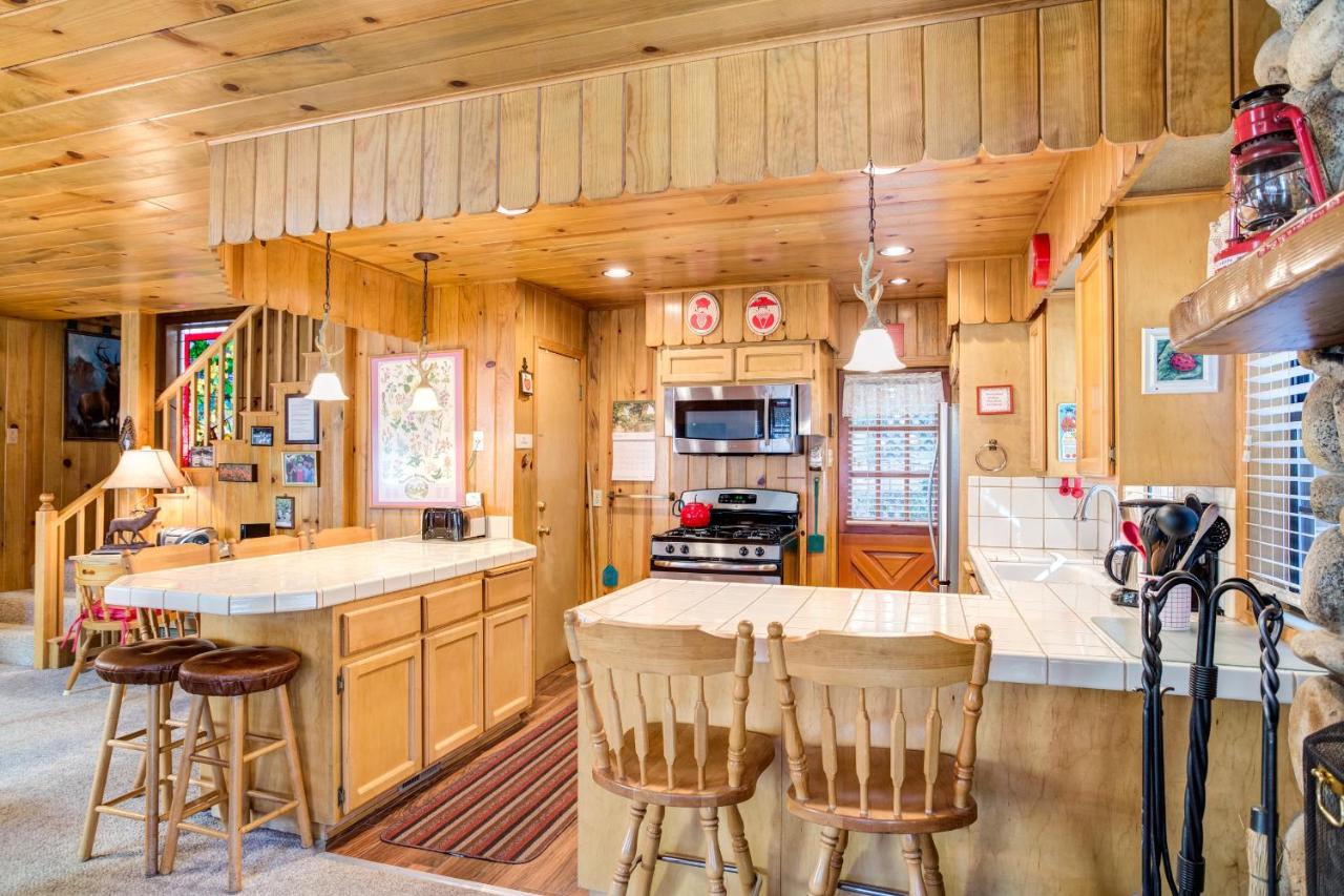 | 7 Cedar Lodge