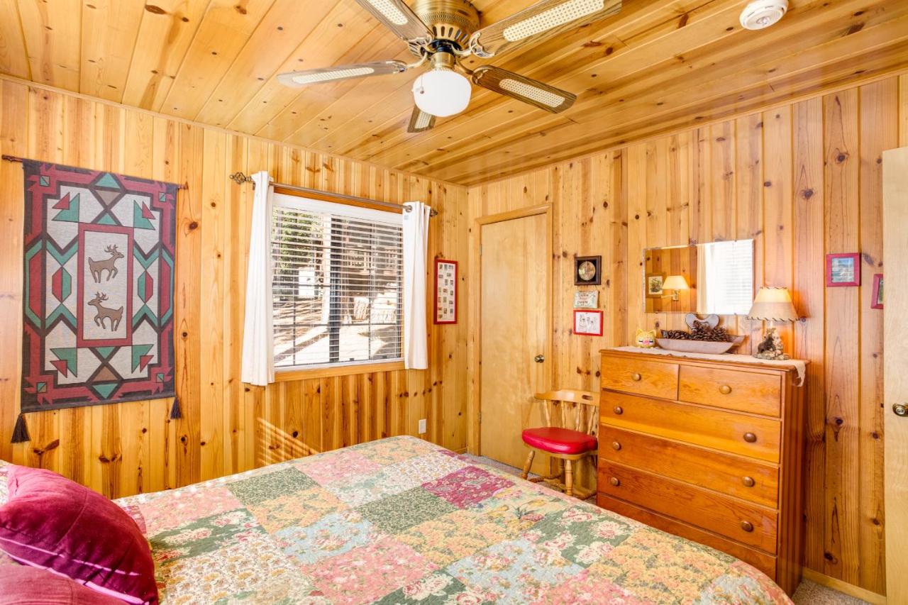 | 7 Cedar Lodge