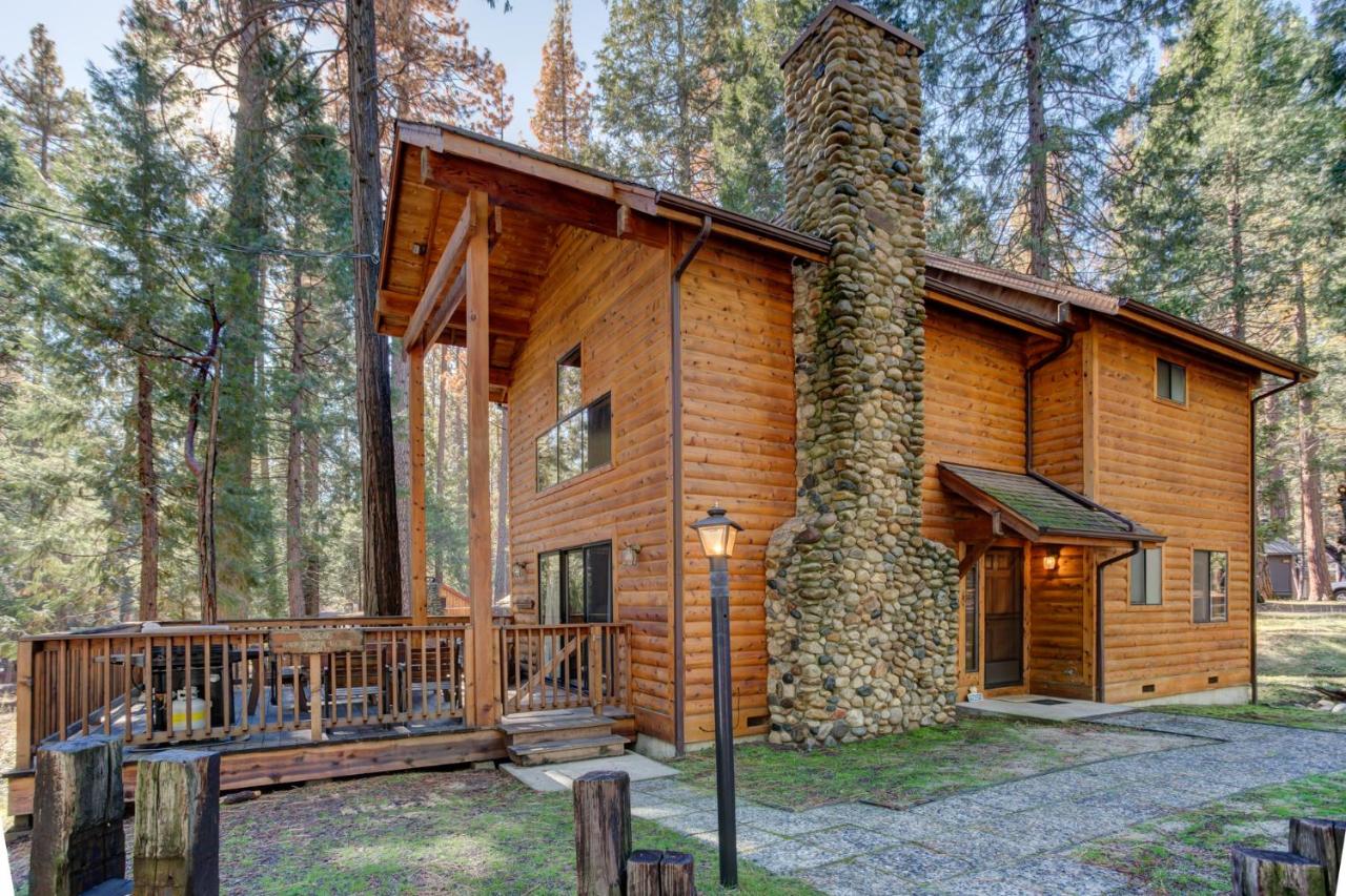 | 12 Cabin Twelve